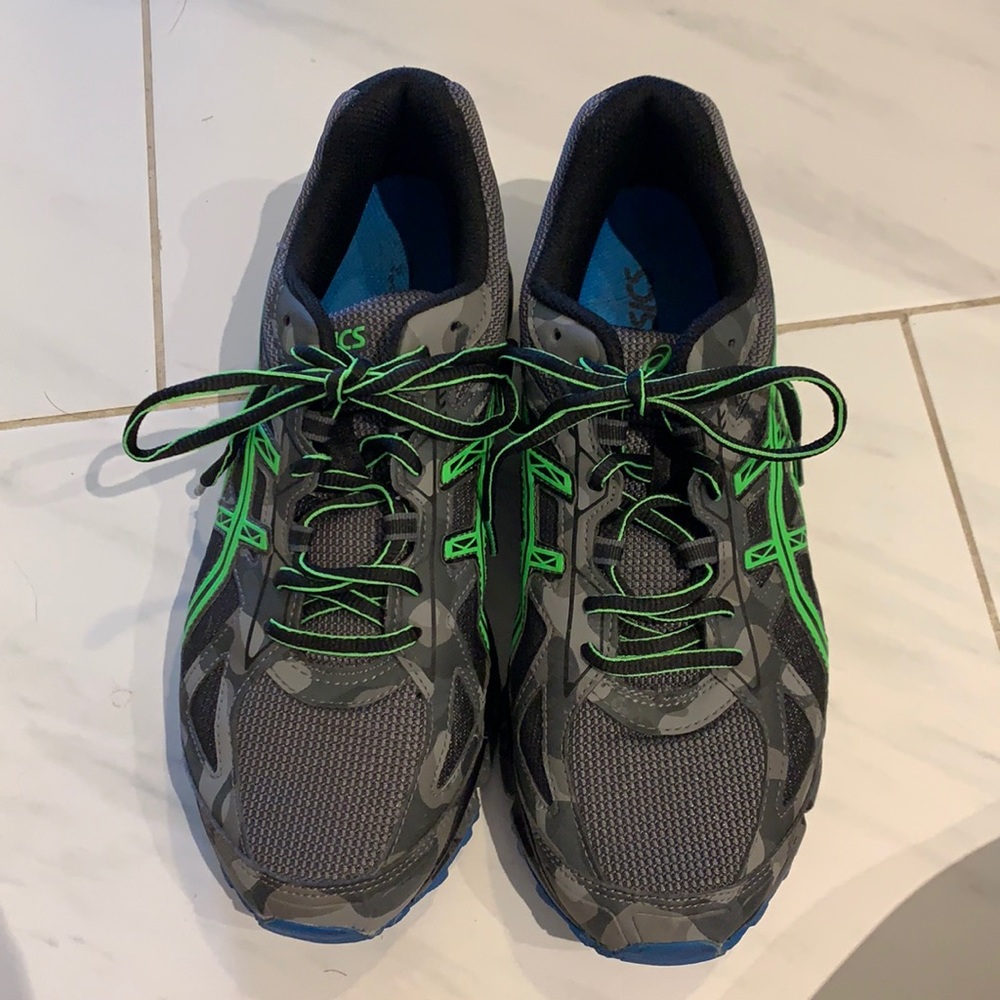 Men’s size 9 ASICS sneakers